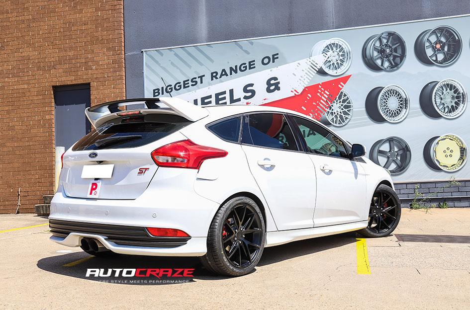 FORD FOCUS  5 STUD  MISANO MATTE BLACK
